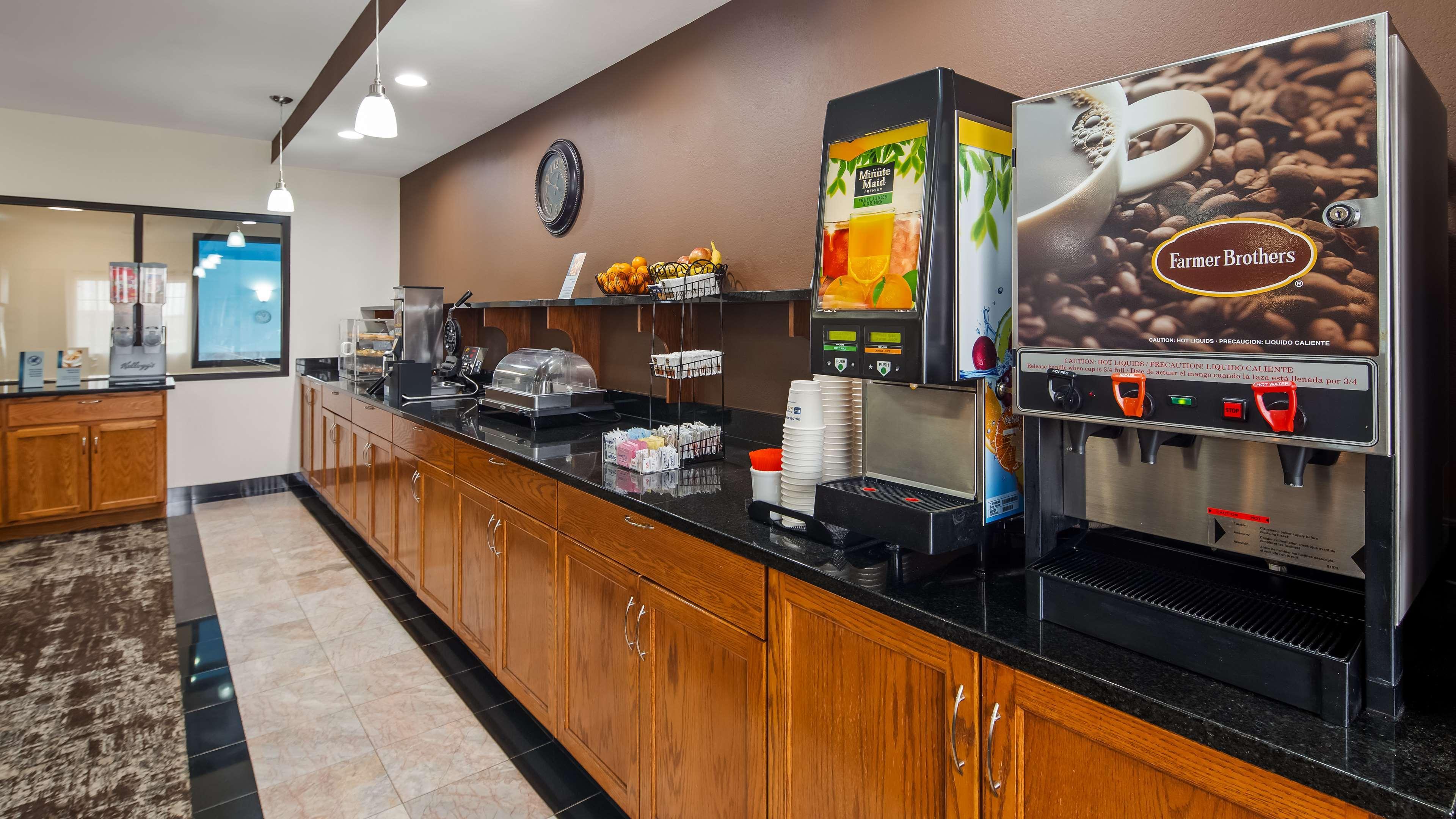 Best Western Plus Wakeeney Inn & Suites Екстер'єр фото
