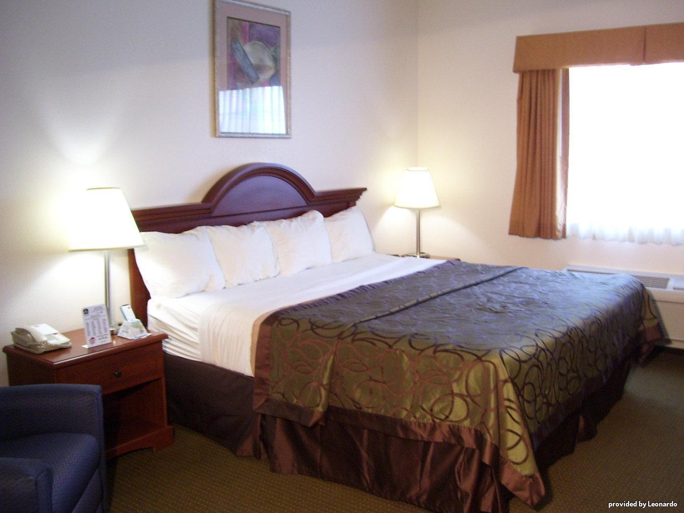 Best Western Plus Wakeeney Inn & Suites Екстер'єр фото