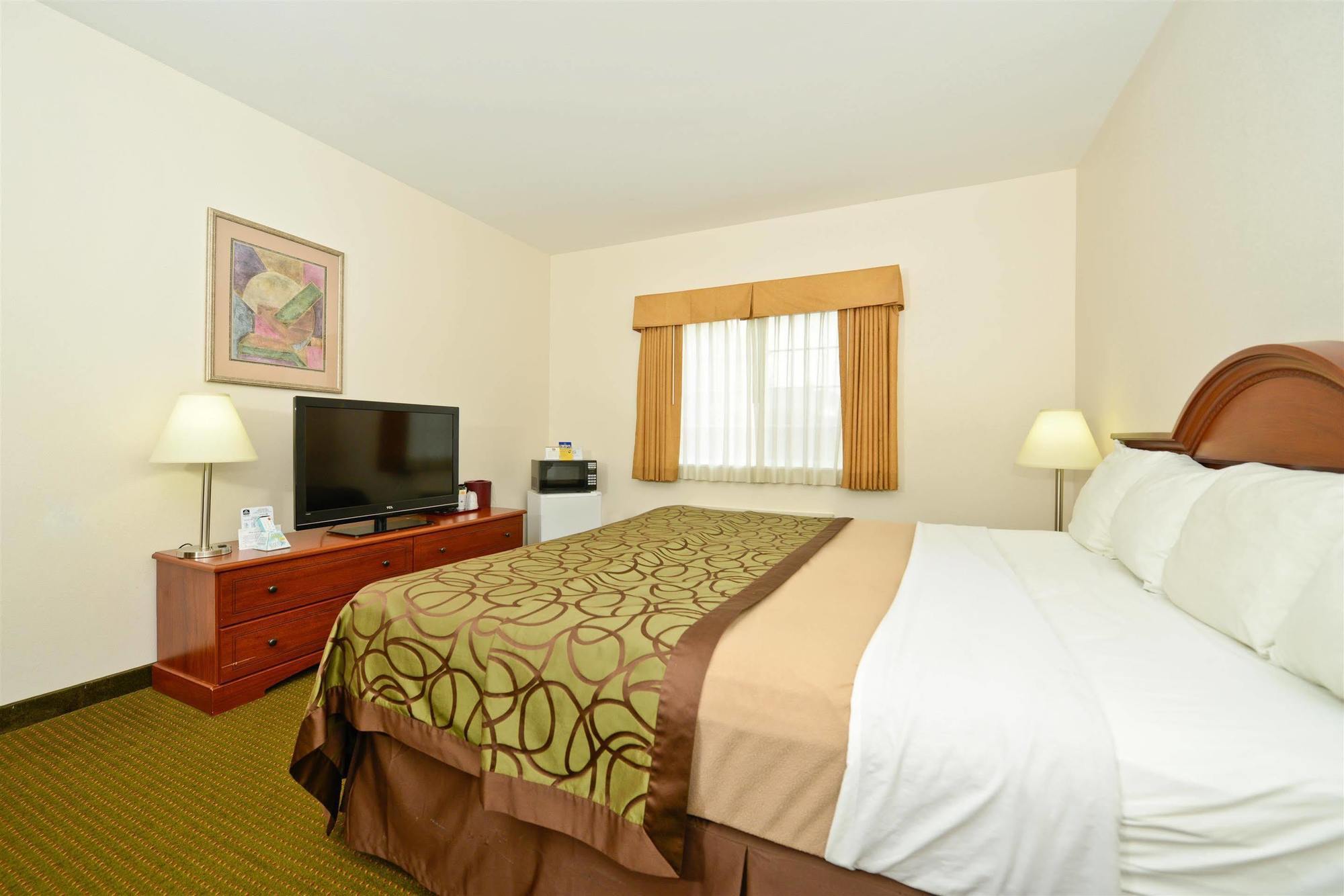 Best Western Plus Wakeeney Inn & Suites Екстер'єр фото