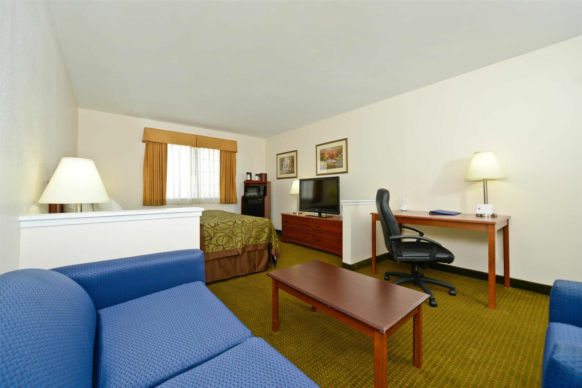 Best Western Plus Wakeeney Inn & Suites Екстер'єр фото