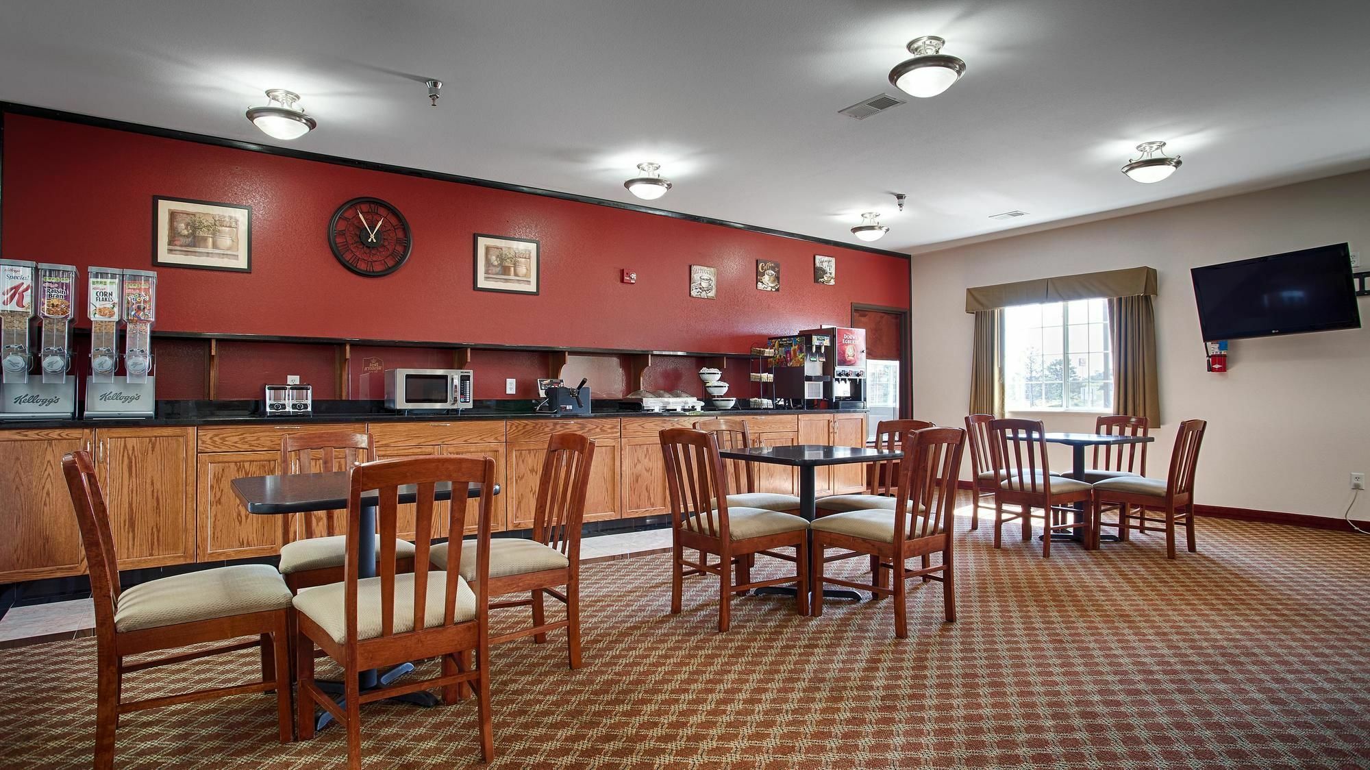 Best Western Plus Wakeeney Inn & Suites Екстер'єр фото