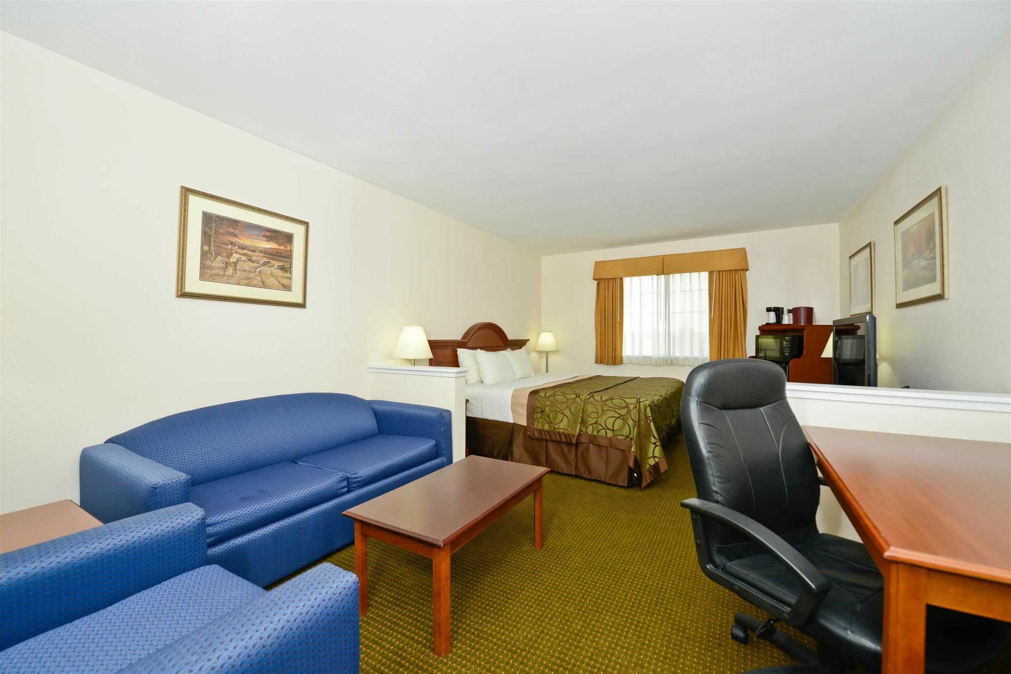 Best Western Plus Wakeeney Inn & Suites Екстер'єр фото