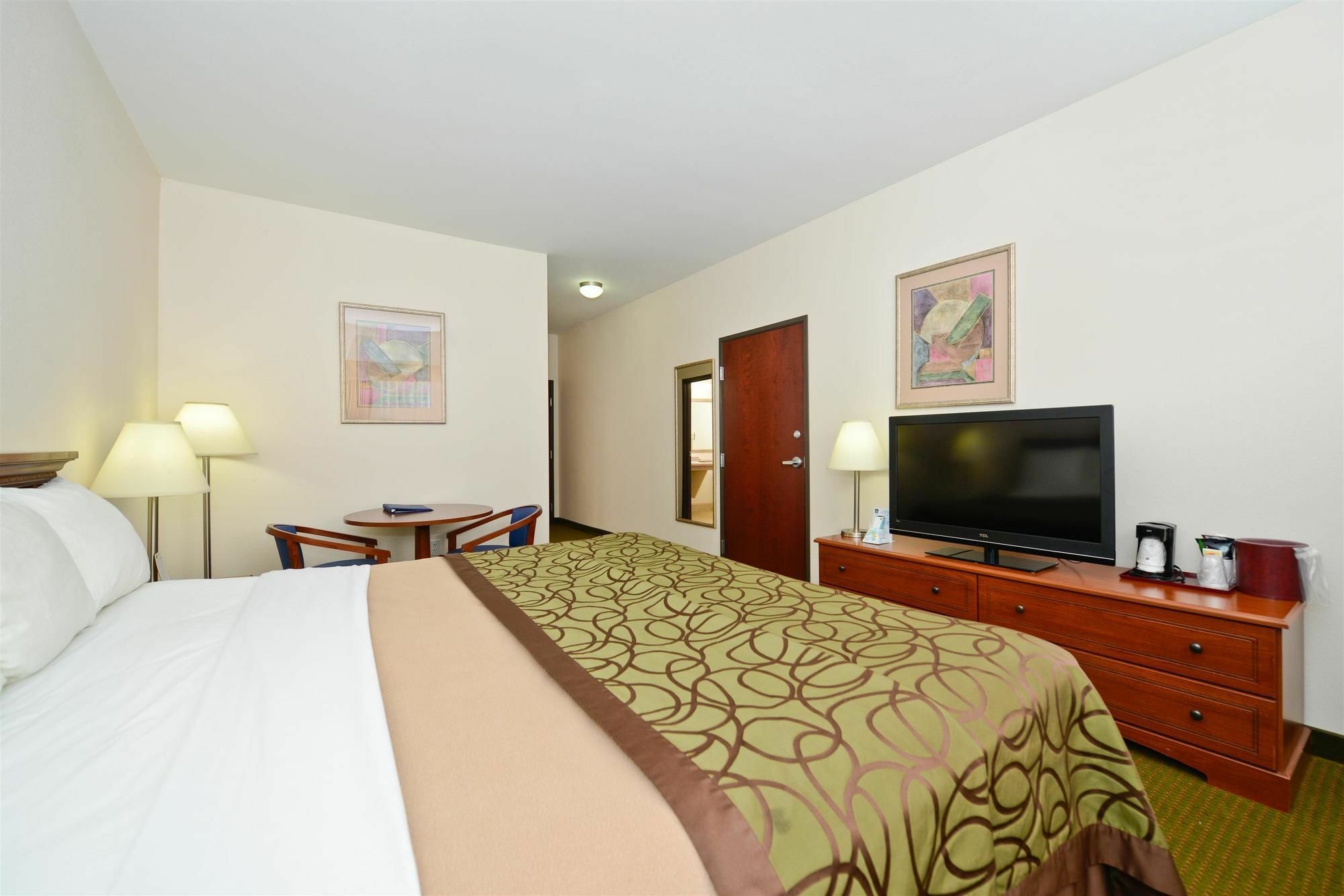 Best Western Plus Wakeeney Inn & Suites Екстер'єр фото