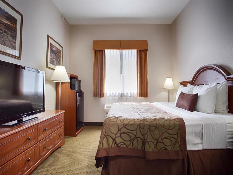 Best Western Plus Wakeeney Inn & Suites Екстер'єр фото