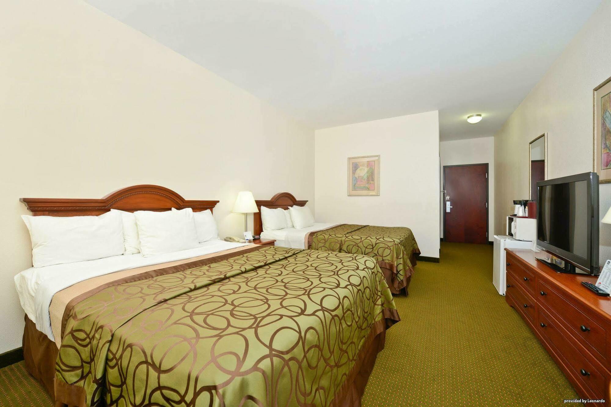 Best Western Plus Wakeeney Inn & Suites Екстер'єр фото