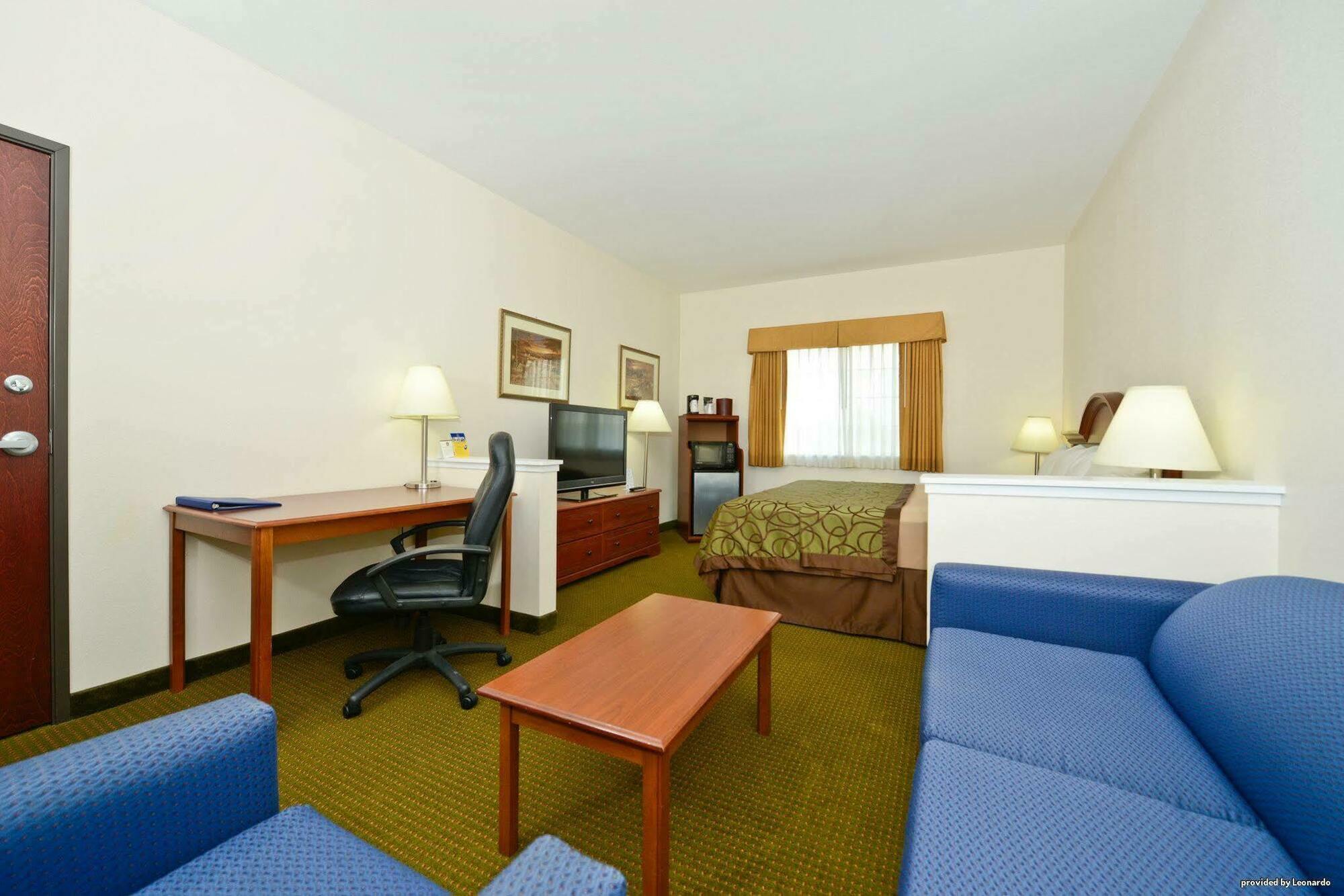 Best Western Plus Wakeeney Inn & Suites Екстер'єр фото