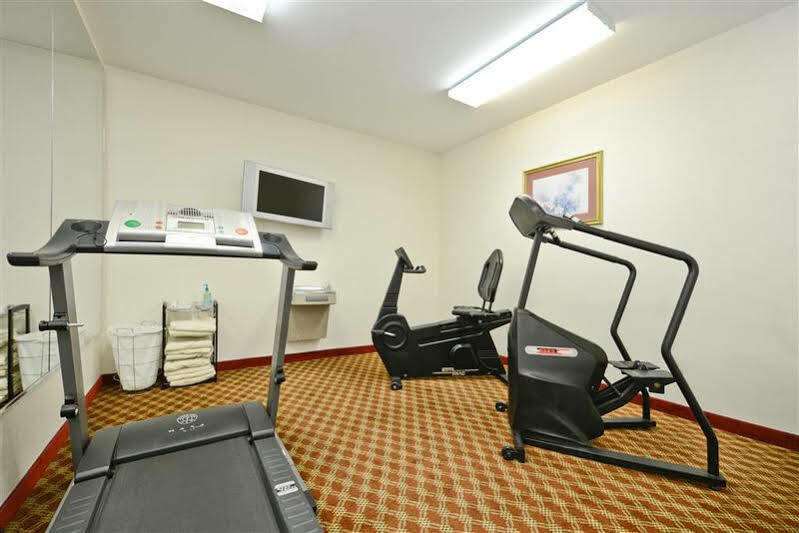 Best Western Plus Wakeeney Inn & Suites Екстер'єр фото